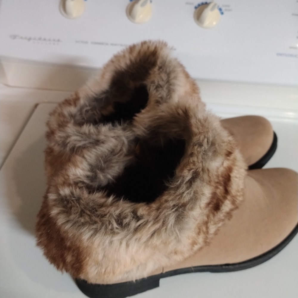 Fur Booties - Picture 2 of 3